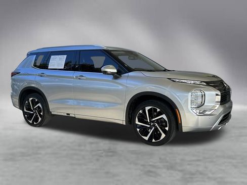 Used 2022 Mitsubishi Outlander SEL FWD image 3