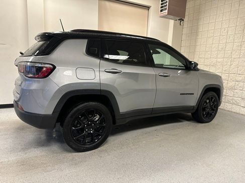 Used 2023 Jeep Compass Latitude AWD/4WD image 44