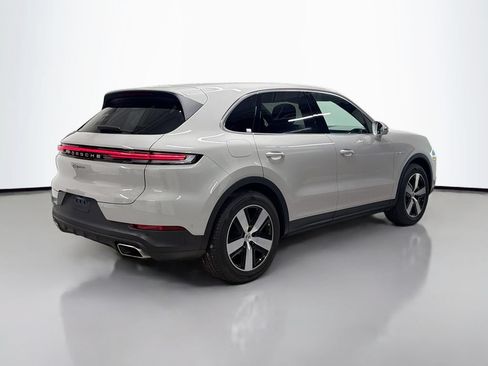 Certified 2025 Porsche Cayenne E-Hybrid AWD/4WD image 9