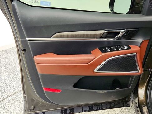 Used 2024 Kia Telluride SX Prestige image 11