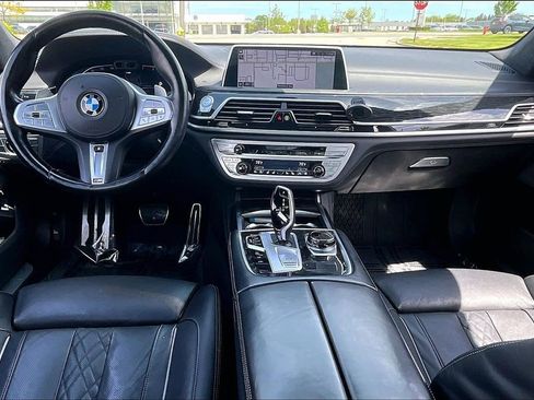 Used 2022 BMW 750i xDrive w/ Executive Package AWD/4WD image 20