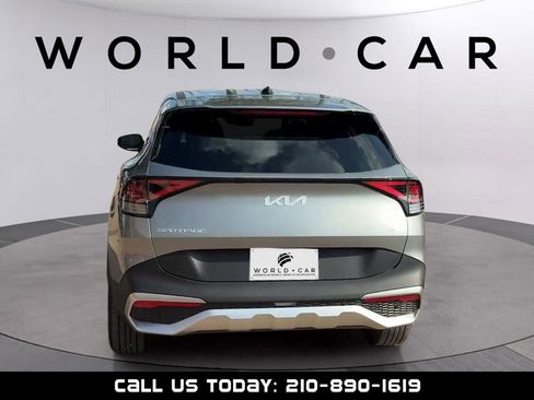 Used 2025 Kia Sportage LX FWD image 6