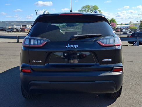 Used 2019 Jeep Cherokee Latitude w/ Popular Appearance Group AWD/4WD image 5