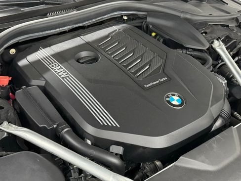 Used 2022 BMW 740i w/ Premium Package RWD image 49