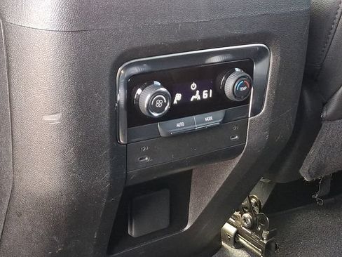 Used 2025 Chevrolet Tahoe LT AWD/4WD image 18