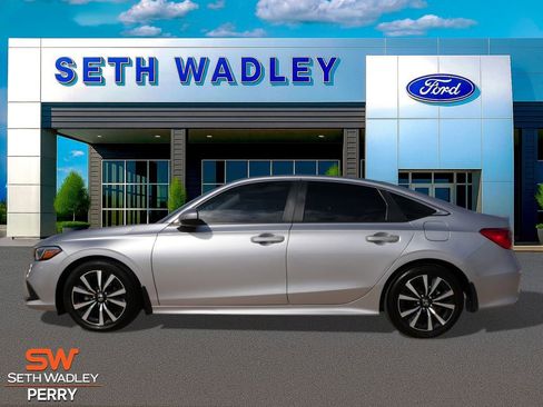 Used 2022 Honda Civic EX image 3