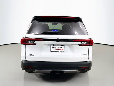 Used 2024 Toyota Grand Highlander AWD image 6