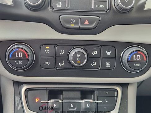 Used 2024 GMC Terrain SLT FWD image 19