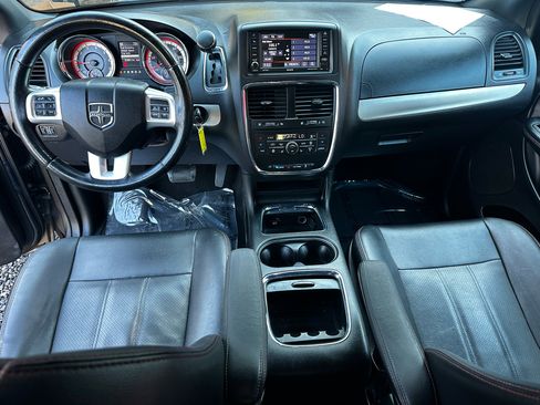 Used 2018 Dodge Grand Caravan GT image 27