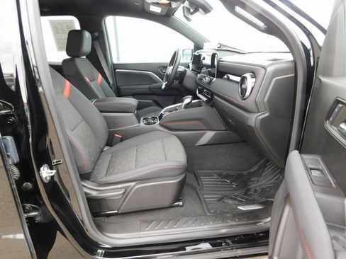 Used 2024 Chevrolet Colorado Z71 w/ Z71 Convenience Package 2 image 21