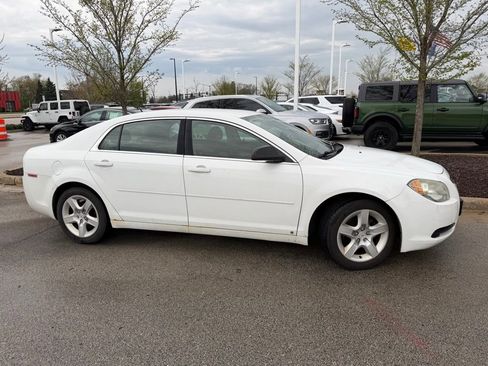Used 2010 Chevrolet Malibu LS FWD image 6