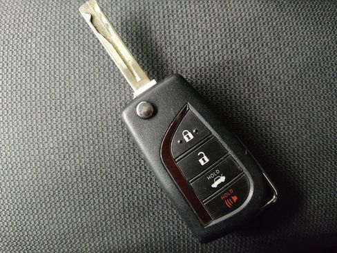 Used 2024 Toyota Corolla LE image 32