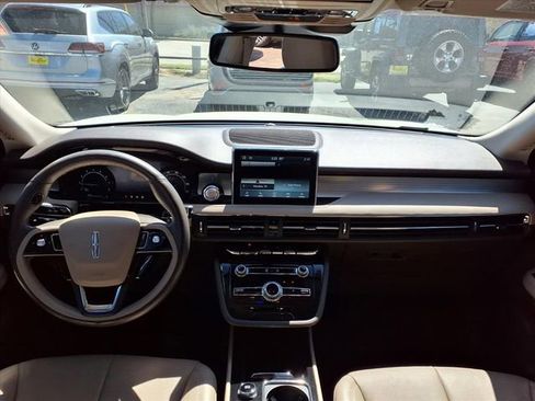 Used 2022 Lincoln Corsair FWD w/ Premium Package image 4