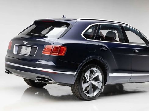 Used 2019 Bentley Bentayga AWD/4WD image 39