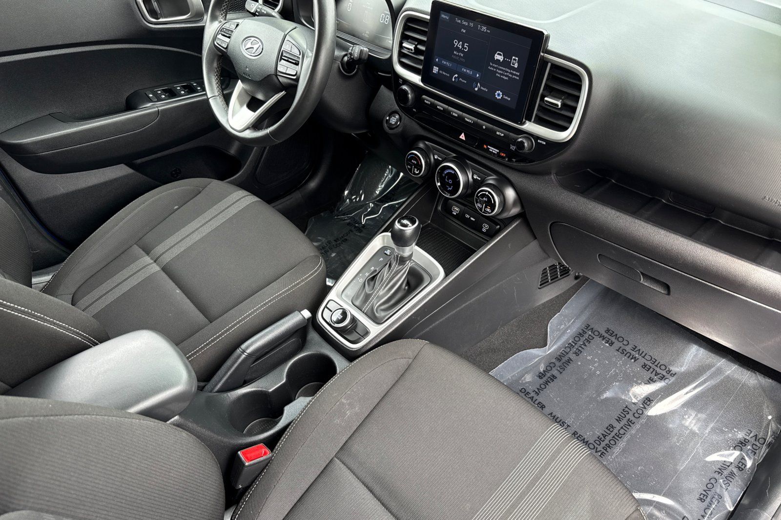 Used 2025 Hyundai Venue SEL FWD image 16