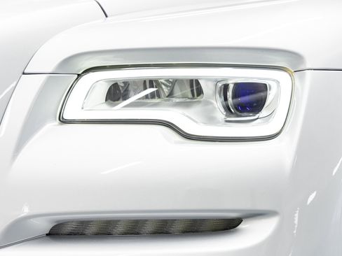 Used 2017 Rolls-Royce Dawn RWD image 13