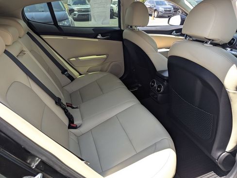 Used 2018 Kia Stinger RWD image 26