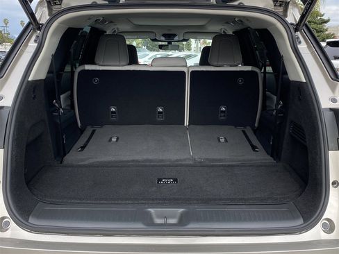 Certified 2026 INFINITI QX60 Luxe w/ Family Package image 13