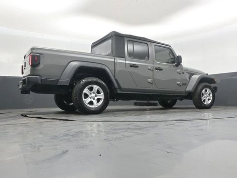 Used 2021 Jeep Gladiator Sport image 38