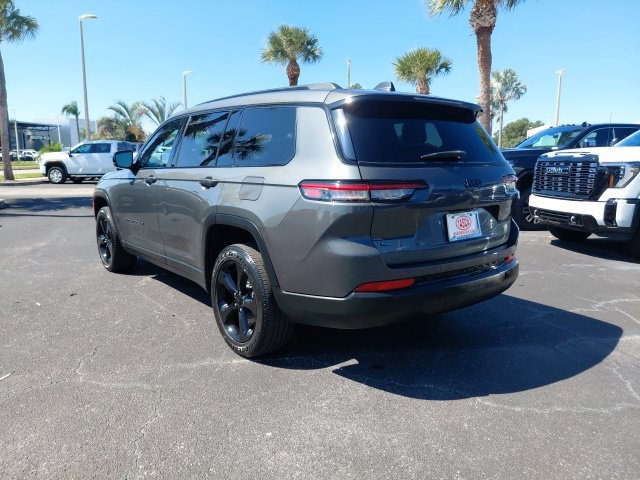 Used 2023 Jeep Grand Cherokee L Laredo RWD image 7