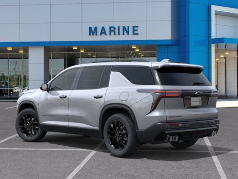 New 2026 Chevrolet Traverse LT w/ Midnight/Sport Edition FWD image 3