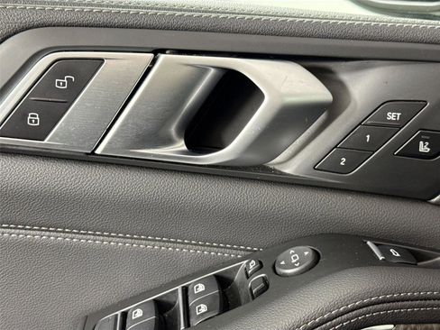 Used 2020 BMW X5 xDrive50i w/ Executive Package image 29