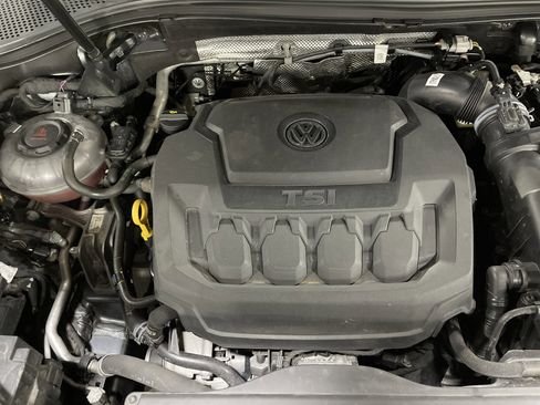 Used 2022 Volkswagen Tiguan SE R-Line image 17