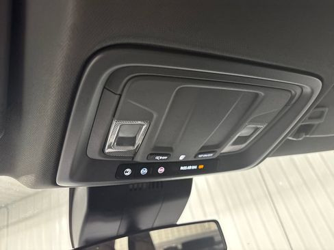 Used 2025 Chevrolet Silverado 1500 Custom image 31