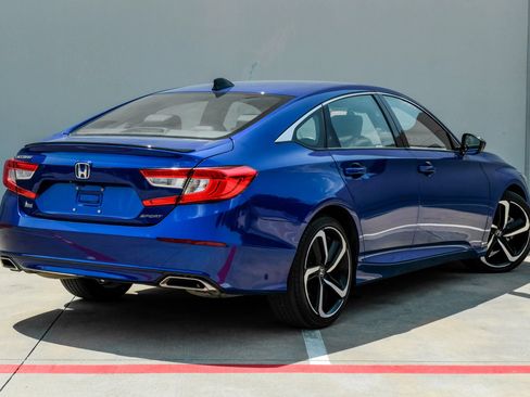 Used 2021 Honda Accord Sport image 9