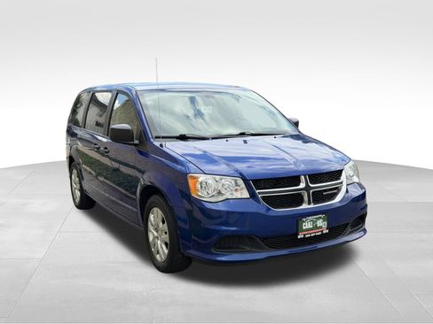 Used 2019 Dodge Grand Caravan SE w/ UConnect Hands-Free Group FWD image 3