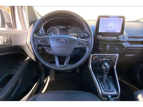 Used 2020 Ford EcoSport Titanium image 5
