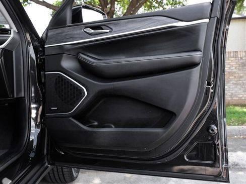 Used 2022 Jeep Grand Cherokee L Limited RWD image 56