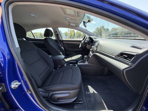 Used 2019 Hyundai Elantra SE FWD image 15
