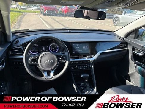 Used 2022 Kia Niro LXS FWD image 10