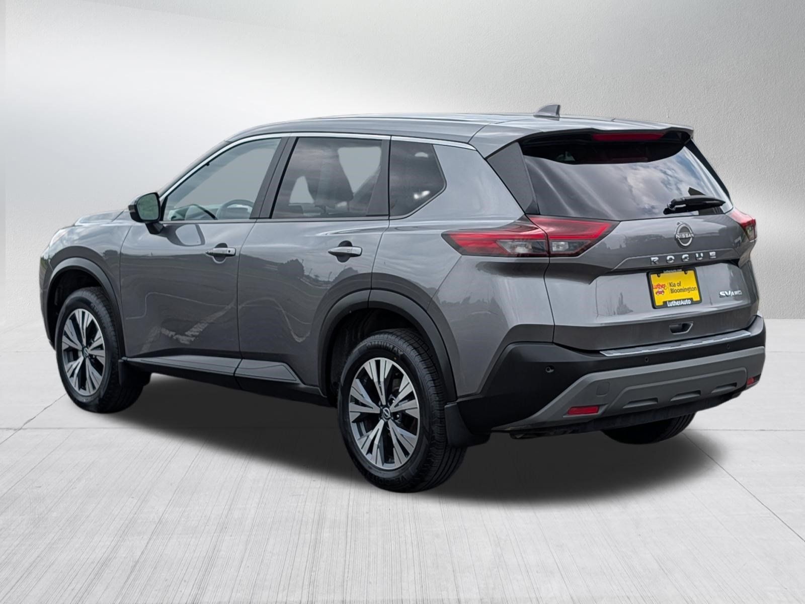 Used 2023 Nissan Rogue SV AWD/4WD image 5