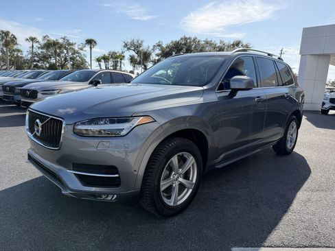 Used 2017 Volvo XC90 T5 Momentum w/ Vision Package image 7