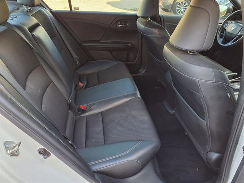 Used 2017 Honda Accord Sport image 12