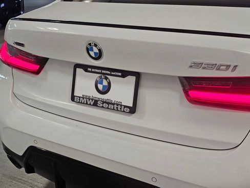 Used 2025 BMW 330i xDrive Sedan w/ M Sport Package AWD/4WD image 7