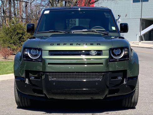 New 2026 Land Rover Defender 130 X-Dynamic SE AWD/4WD image 3