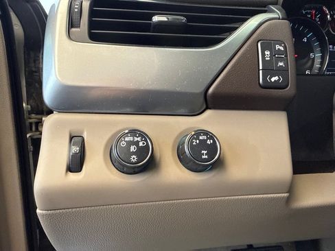 Used 2016 Chevrolet Tahoe LT w/ LT Signature Package AWD/4WD image 16
