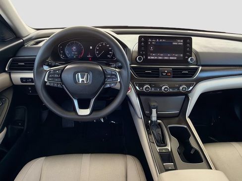 Used 2018 Honda Accord EX image 22