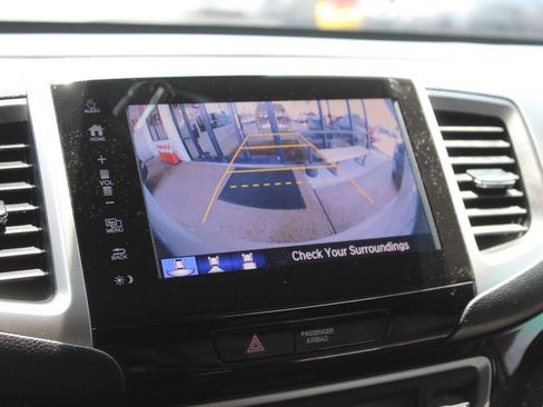 Used 2017 Honda Pilot Touring image 21