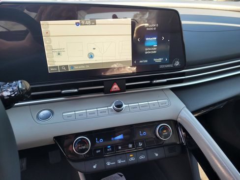 New 2026 Hyundai Elantra Limited FWD image 18
