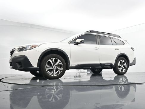 Used 2022 Subaru Outback Limited w/ Popular Package #2 AWD/4WD image 32