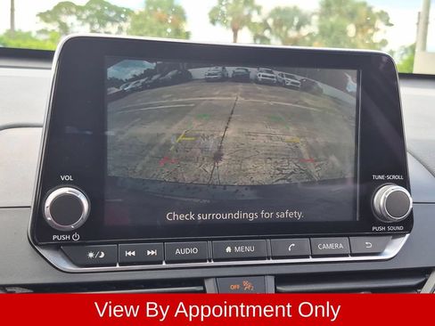 Used 2025 Nissan Altima 2.5 SV FWD image 17