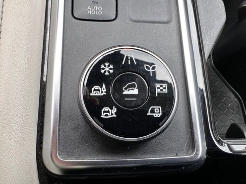 Used 2022 Nissan Pathfinder SV w/ SV Premium Package AWD/4WD image 36