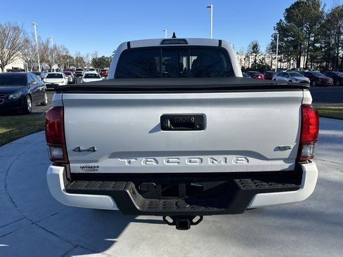Used 2023 Toyota Tacoma TRD Off-Road image 9