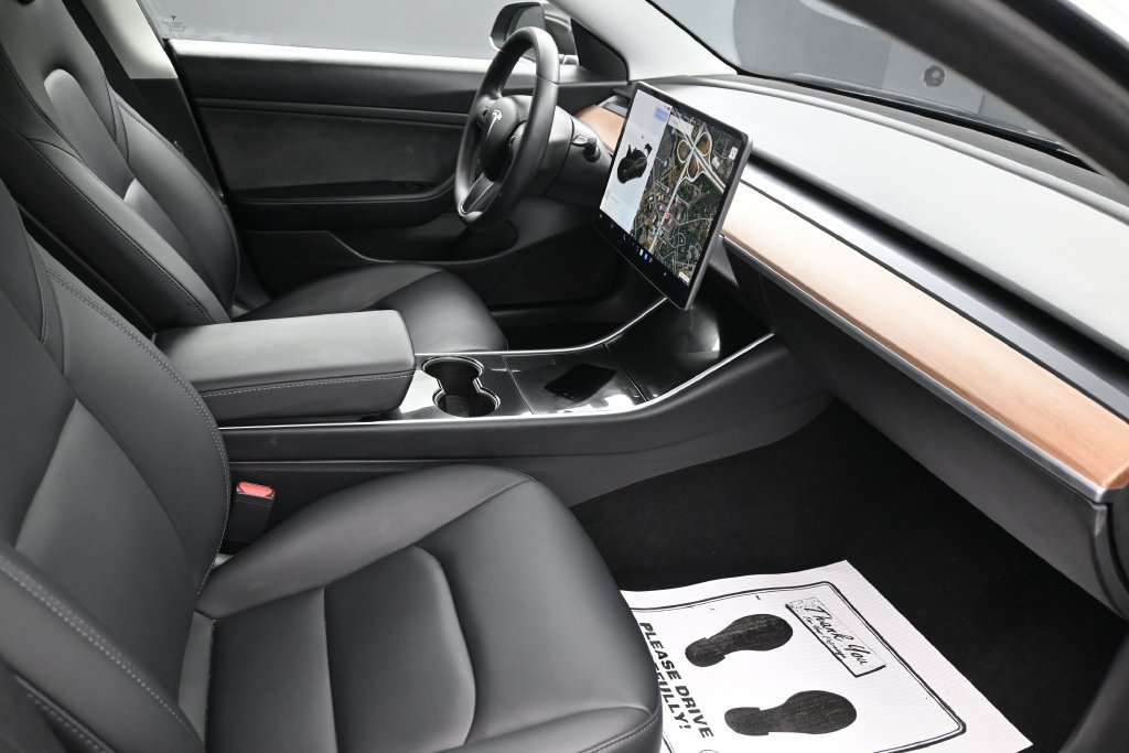 Used 2020 Tesla Model 3 Standard Range Plus RWD image 29