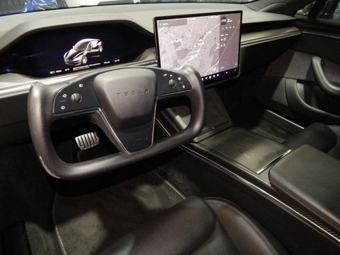 Used 2021 Tesla Model S Plaid image 15