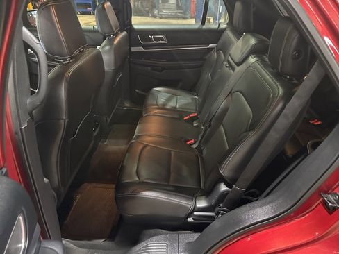 Used 2018 Ford Explorer Limited w/ Equipment Group 301A image 33
